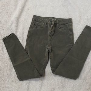 American Eagle skinny leg olive green pants/jeans size 0.